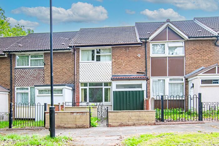 2 Bedroom Terraced House For Sale In Levens Bank, Leeds, LS15