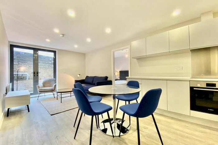 2 Bedroom Apartment To Rent In Northgate House, Leeds, LS6