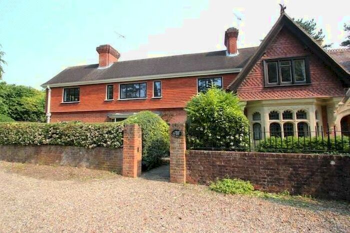3 Bedroom Semi-Detached House To Rent In Badgemore, Henley-on-Thames, Oxfordshire, RG9