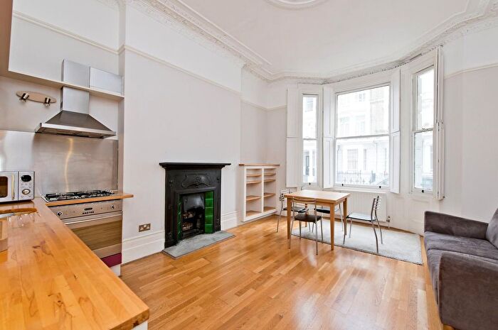 1 Bedroom Flat For Sale In Charleville Road, West Kensington, London, W14