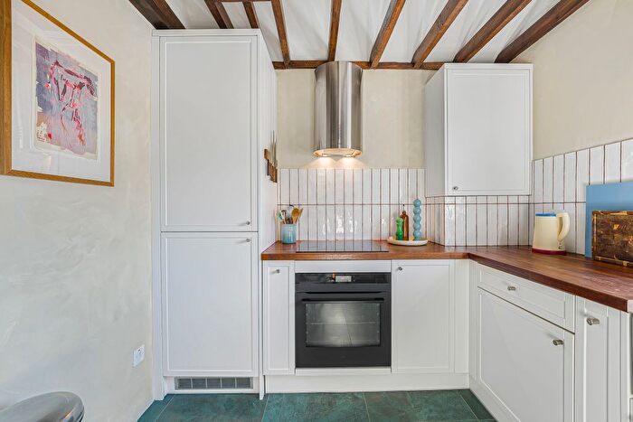 1 Bedroom Flat For Sale In West Street, Erith, DA8