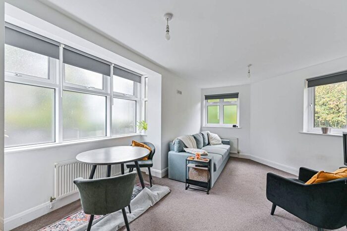 1 Bedroom Property To Rent In Nettlefold Place, West Norwood, London, SE27