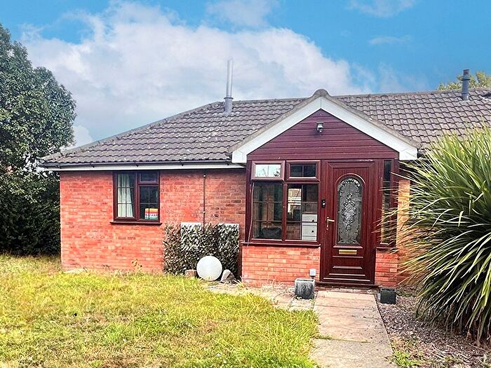 3 Bedroom Bungalow For Sale In Twyfords Way, Monkmoor, Shrewsbury, Shropshire, SY2