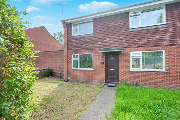 2 Bedroom Town House For Sale In Roxley Court, Beeston, NG9