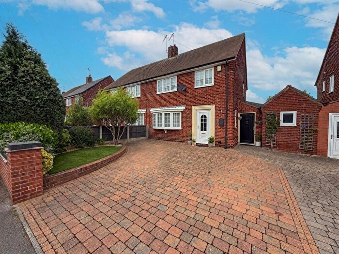 3 Bedroom Semi-Detached House For Sale In Chesterton Drive, Worksop, S81