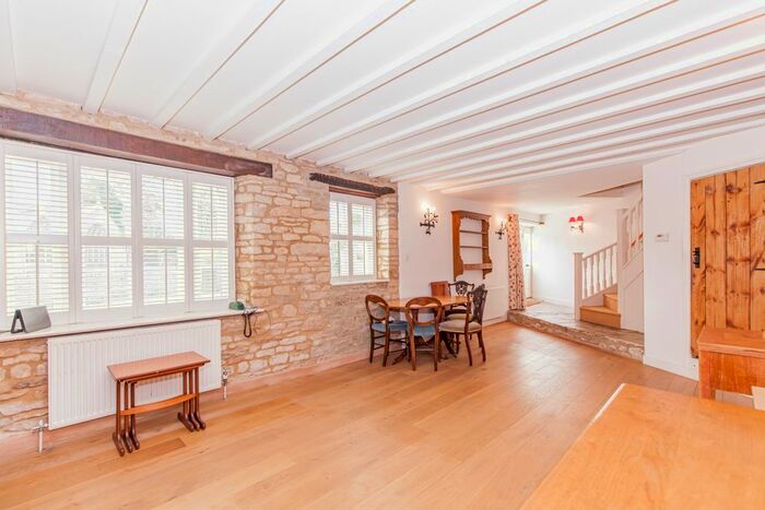 2 Bedroom Cottage To Rent In Park Street, Charlbury, OX7