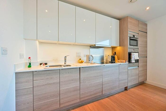 2 Bedroom Flat For Sale In Seafarer Way, Rotherhithe, London, SE16