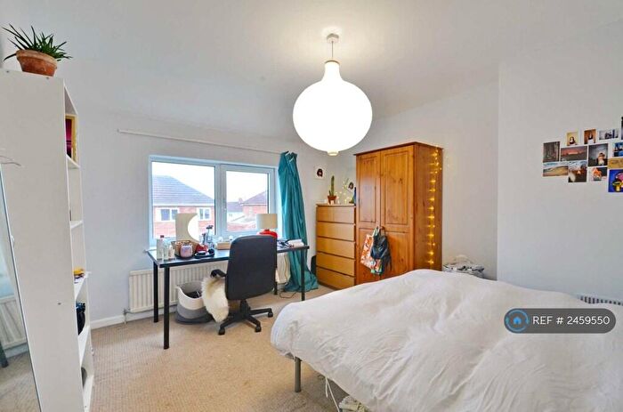 4 Bedroom Semi-Detached House To Rent In Kendal Road, Bristol, BS7