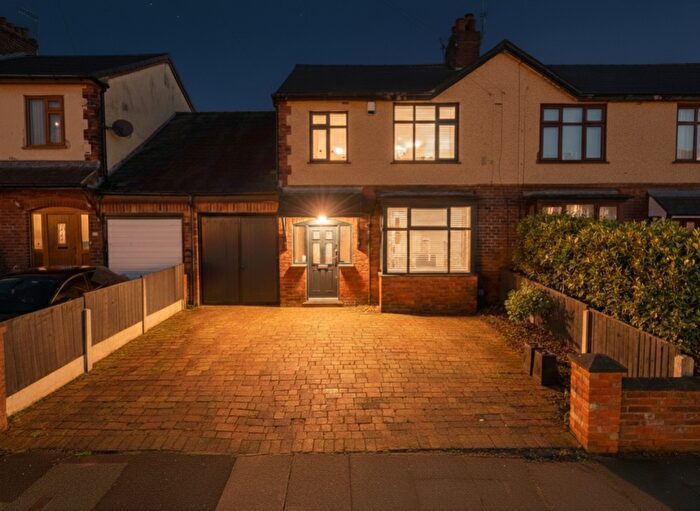 4 Bedroom Semi-Detached House For Sale In Normanby Road, Worsley, Manchester, M28