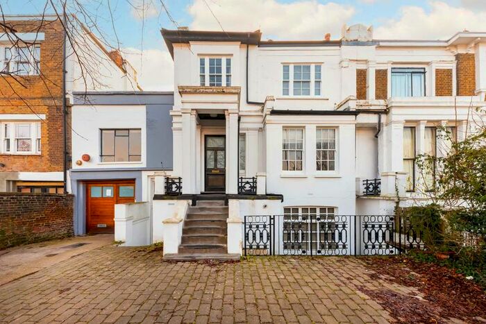 3 Bedroom Flat To Rent In Tollington Park, London, N4