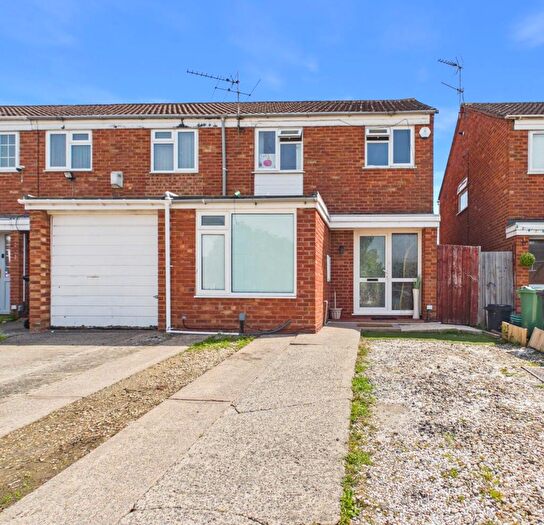 3 Bedroom End Of Terrace House To Rent In Pennine Close, Quedgeley, Gloucester, Gloucestershire, GL2