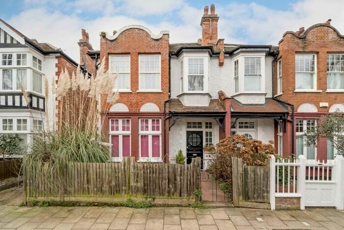 2 Bedroom Flat To Rent In Abinger Road, London, W4