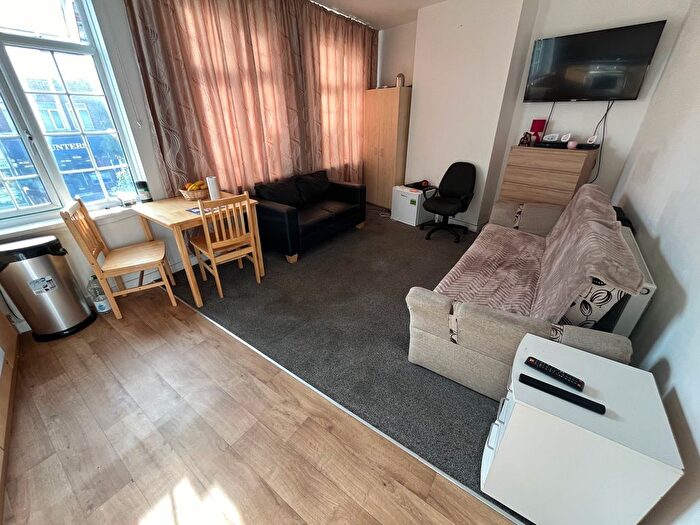 1 Bedroom Flat To Rent In Kenton Lane, Harrow, London, HA3