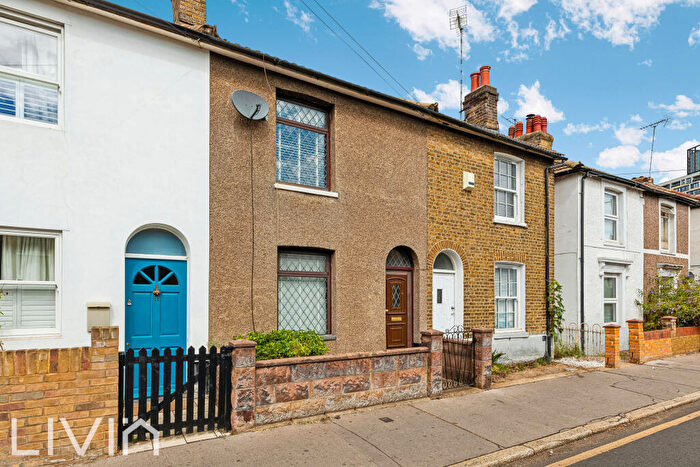 3 Bedroom House For Sale In Queen Street, Croydon, CR0