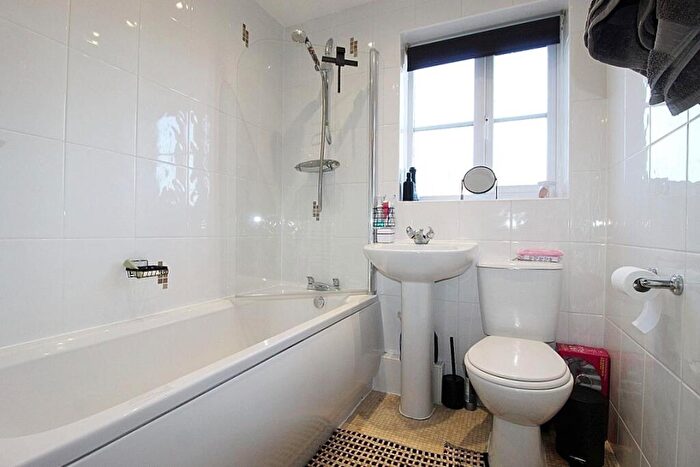 2 Bedroom Flat For Sale In Falconer Way, Treeton, Rotherham, S60