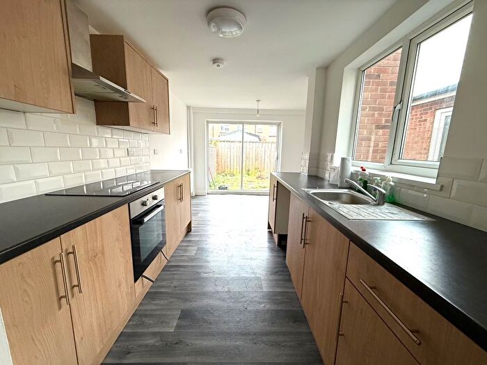 3 Bedroom Terraced House To Rent In Minnies Grove, Hull, HU3