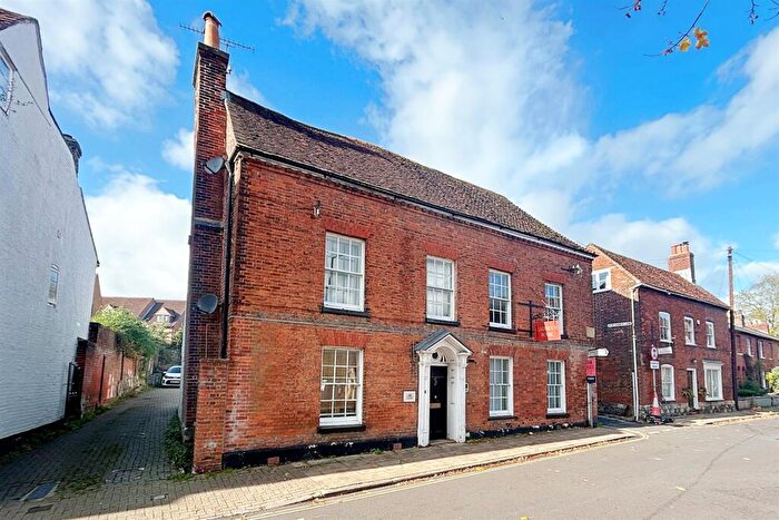 2 Bedroom Flat To Rent In Winchester, SO23