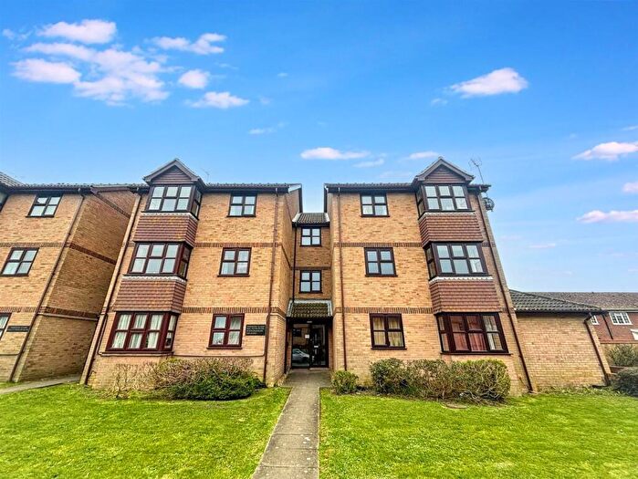 1 Bedroom Flat For Sale In Snowdon Close, Eastbourne, BN23