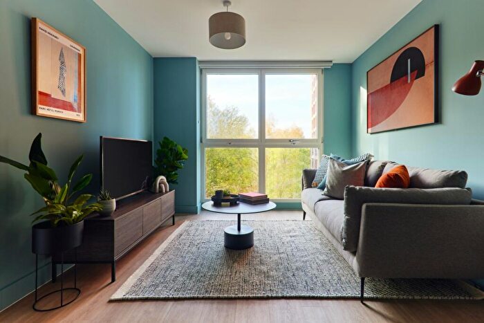 1 Bedroom Flat To Rent In The Junction, Whitehall, Leeds, West Yorkshire, LS12