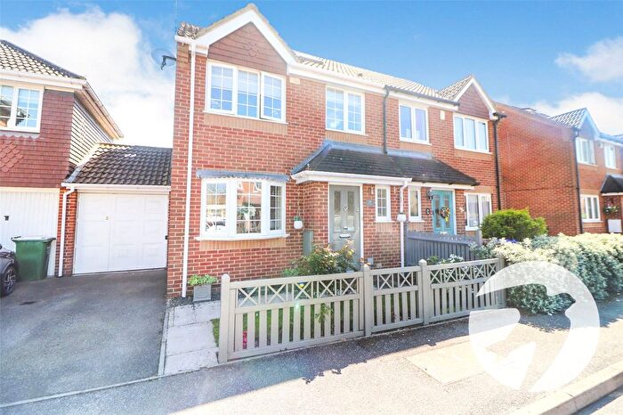 4 Bedroom Semi Detached House For Sale In Cookson Grove, Erith, DA8
