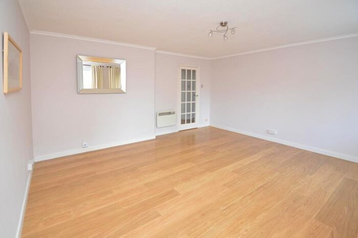 2 Bedroom Apartment To Rent In Alma Road, Windsor, SL4