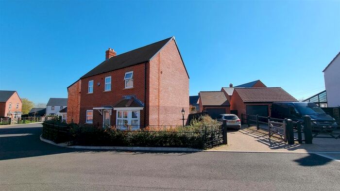 3 Bedroom Property To Rent In Rectory Close, Maisemore, Gloucestershire, GL2