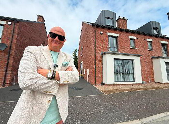 4 Bedroom Semi-Detached House For Sale In The Hollows, Craigavon, BT66