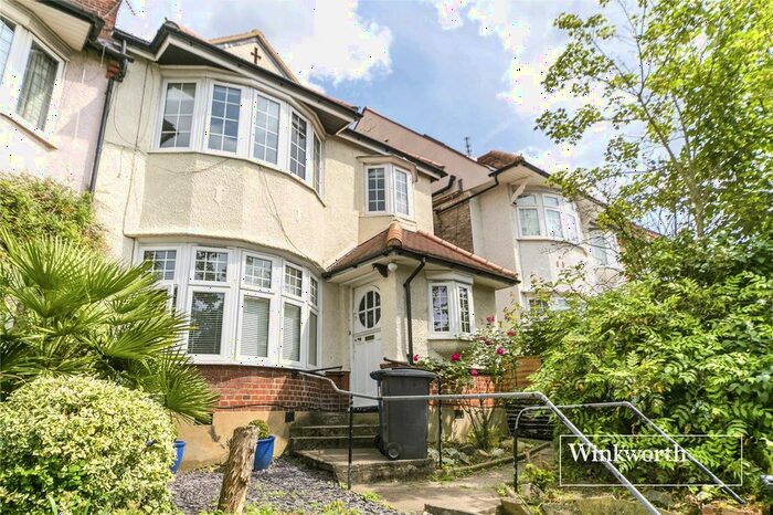 2 Bedroom Flat To Rent In Cavendish Avenue, Finchley, London, N3