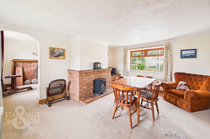 2 Bedroom Semi-Detached House For Sale In Damgate Lane, Acle, Norwich, NR13