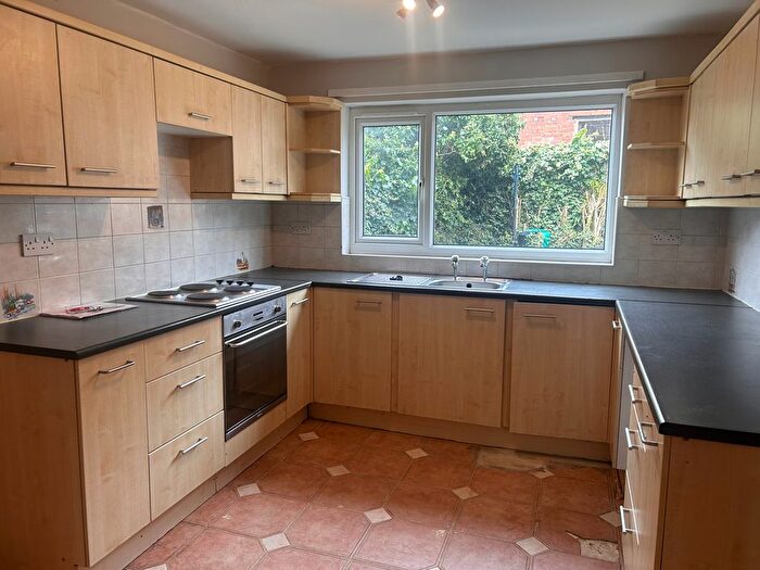3 Bedroom Semi-Detached House To Rent In Malham Court, Barnsley, S70