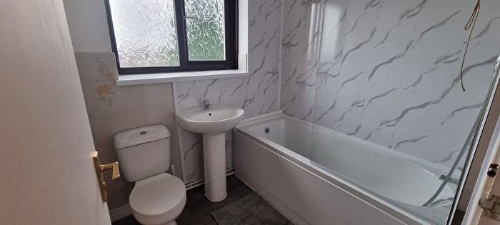 3 Bedroom Semi-Detached House To Rent In Parc Avenue, Swansea, SA6