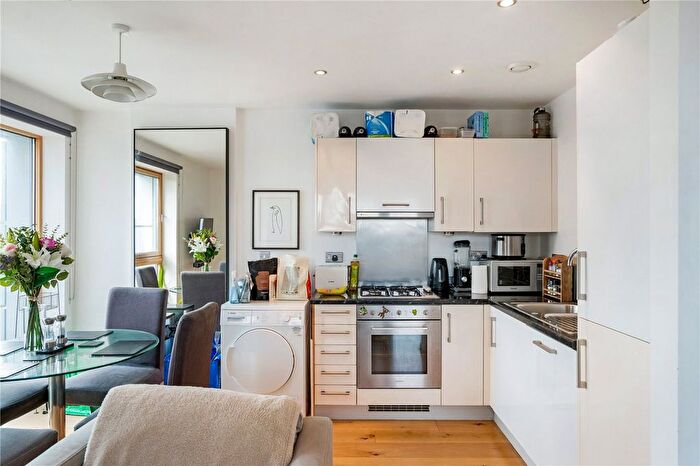 2 Bedroom Flat For Sale In Broad Weir, Bristol, Somerset, BS1