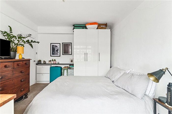 1 Bedroom Studio To Rent In Balham High Road, London, SW17