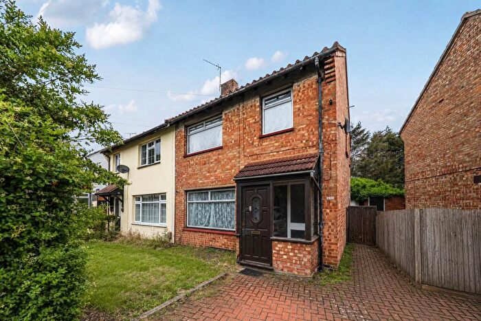 3 Bedroom Semi Detached House For Sale In Valence Road, Erith, DA8