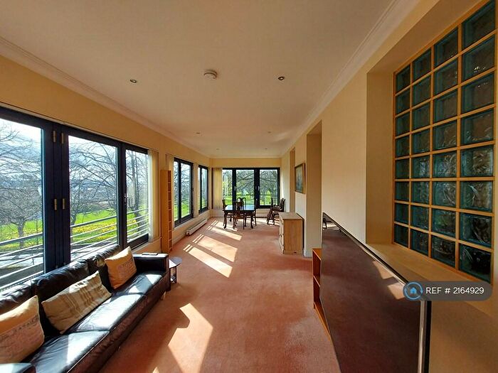 2 Bedroom Flat To Rent In Scrimgeour Place, Dundee, DD3