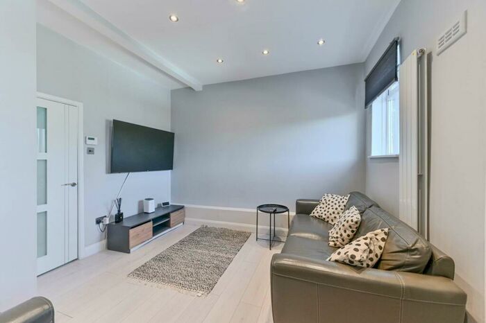 1 Bedroom Flat For Sale In London Road, Croydon, CR0