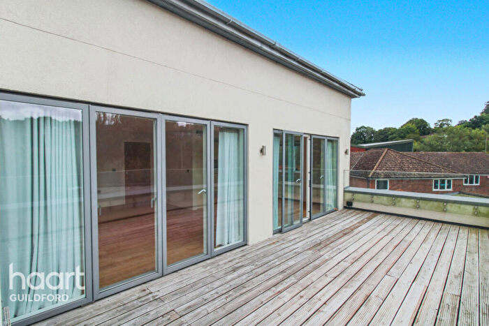 3 Bedroom Flat To Rent In Weydown Road, Haslemere, GU27