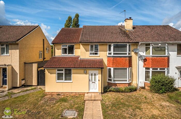 5 Bedroom Semi-Detached House For Sale In Priors Road, Tadley, Hampshire, RG26