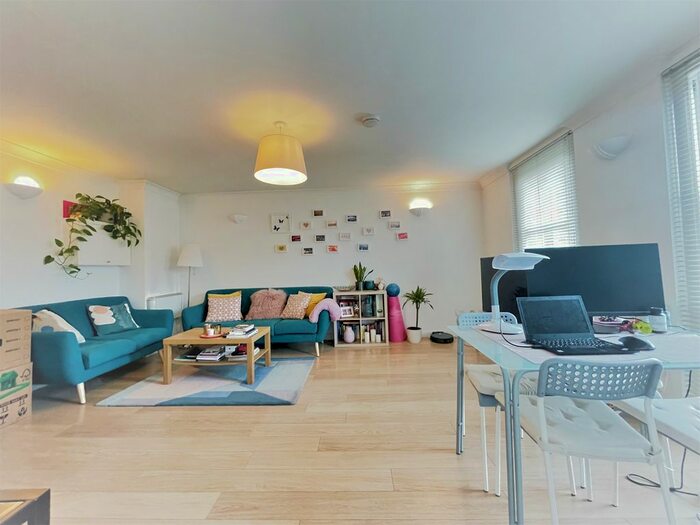 2 Bedroom Flat To Rent In Brixton Road, London, SW9