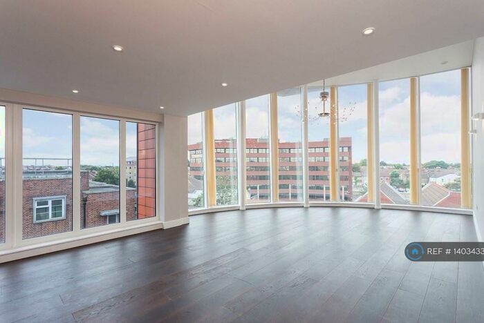 2 Bedroom Penthouse To Rent In Sherman Road, London, BR1