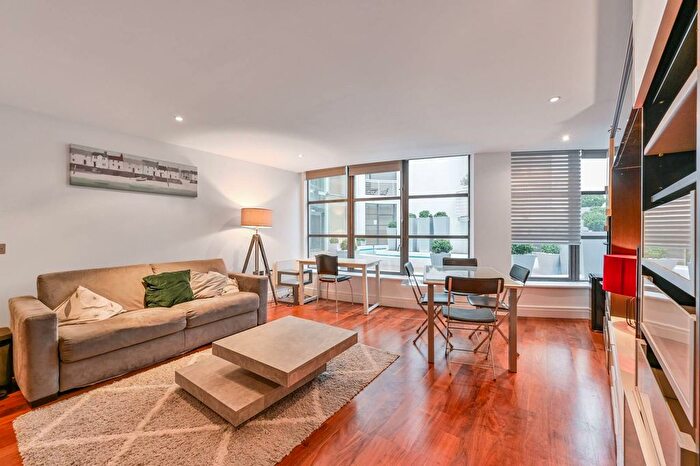 1 Bedroom Flat For Sale In Harlequin Court, Covent Garden, London, WC2E