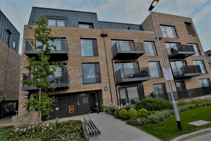 2 Bedroom Flat To Rent In Regiment Hill, London, NW7