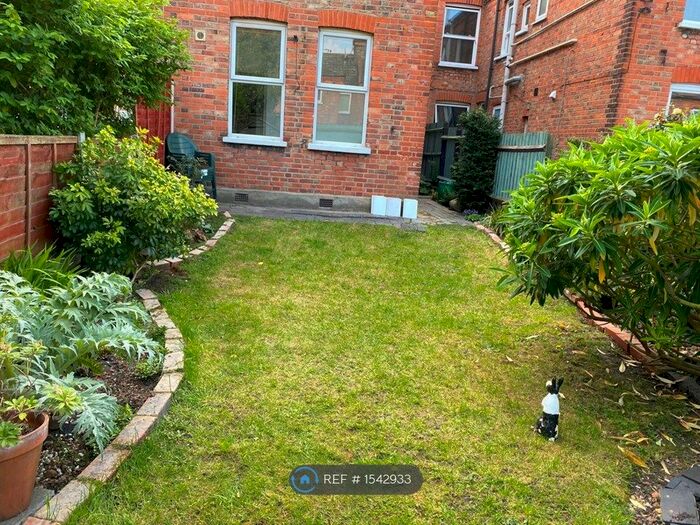 2 Bedroom Flat To Rent In Walthamstow, London, E17