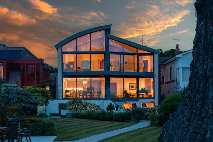 4 Bedroom Detached House For Sale In Branksea Avenue, Poole, Dorset, BH15