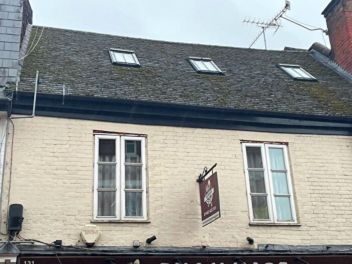 Studio For Sale In High Street, Godalming, GU7