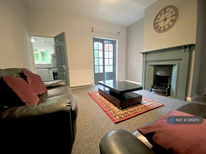 4 Bedroom Terraced House To Rent In Blenheim Road, Reading, RG1