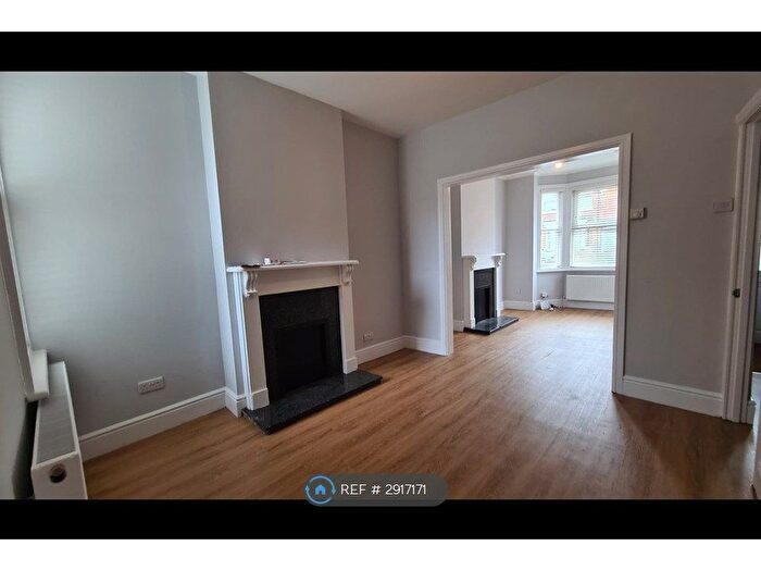 3 Bedroom Terraced House To Rent In Garfield St, Bedford, MK41
