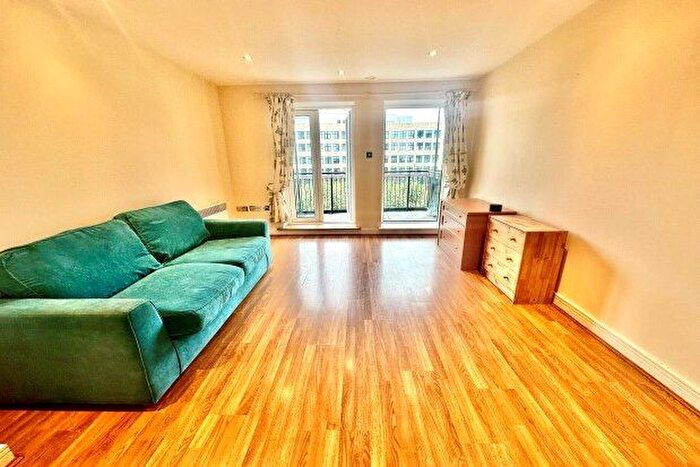 2 Bedroom Flat To Rent In High Street, London, E15