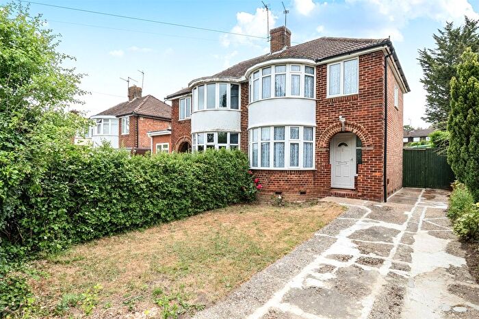 3 Bedroom Semi-Detached House For Sale In Windermere Road, Reading, RG2
