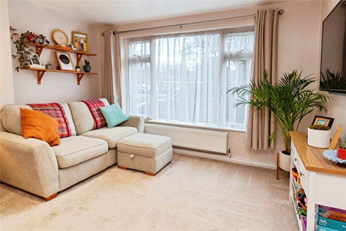 2 Bedroom Maisonette For Sale In Pike Close, Stafford, Staffordshire, ST16